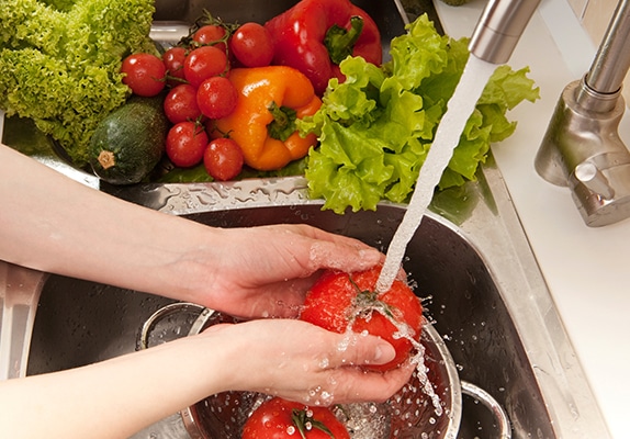 Lavage de légumes à grande eau