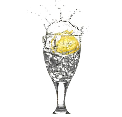 Verre d'un cocktail eau citron