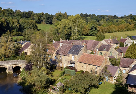 Campagne : un village de France